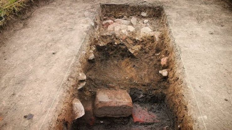 могила, раскопки, камни, фото