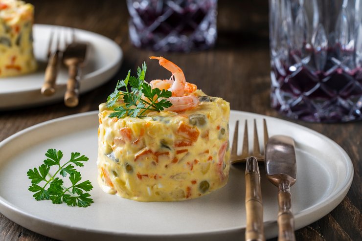 оливье с креветками