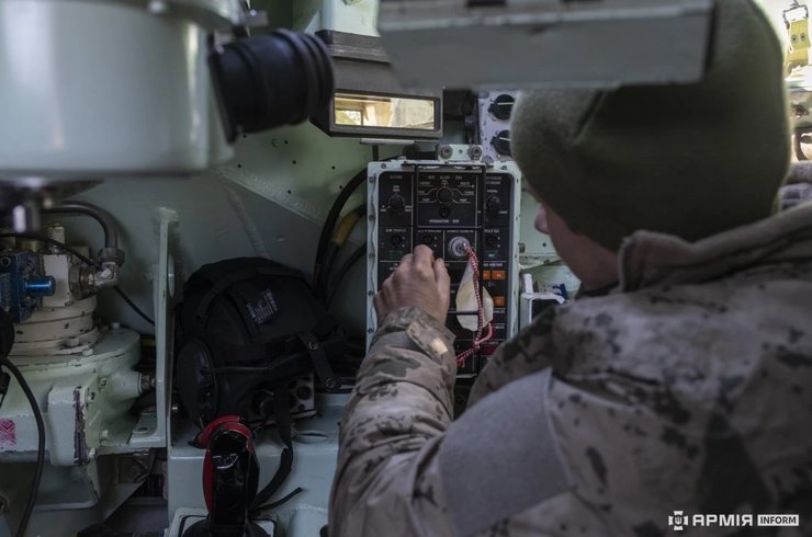 танкист AMX-10