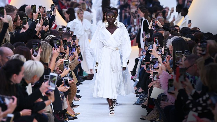белый цвет, модный показ, 2020, платье, модные тренды