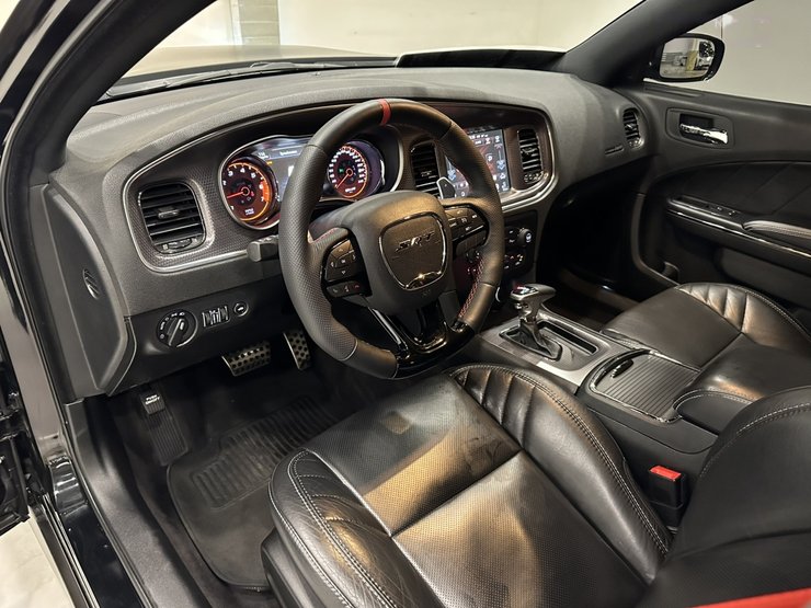 Dodge Charger SRT Hellcat в Україні