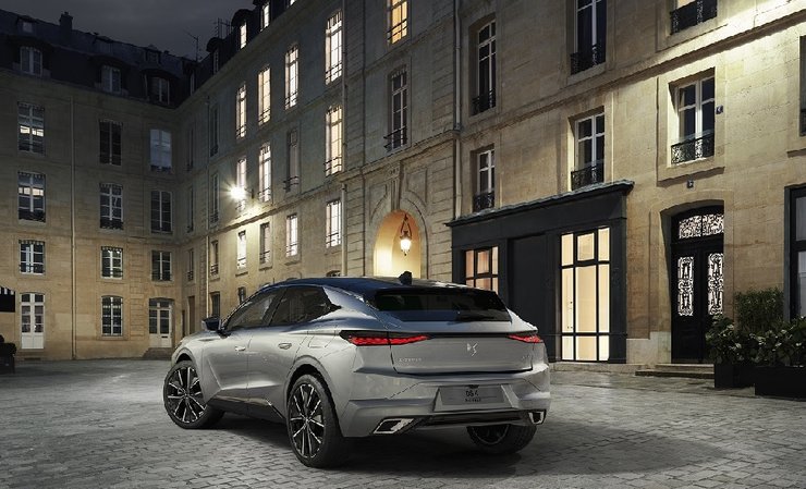 авто гібридне авто DS 4