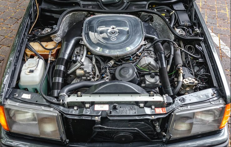 Mercedes AMG V8