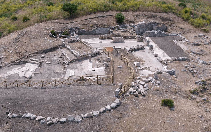 Сегеста, алтарь, раскопки, археологи, эллинистический период, археология, Греция, сооружение, храм, поселенцы