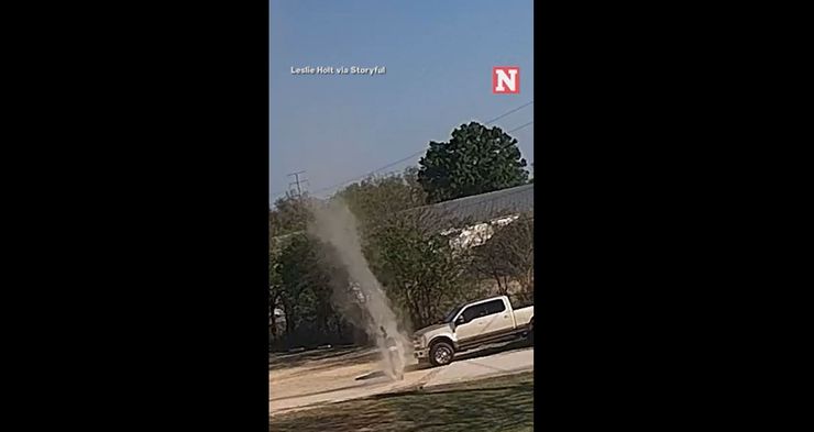 Пиловий диявол, вихор, аномалія, відео, США, стихійне явище, камера відеоспостереження, цікаві факти