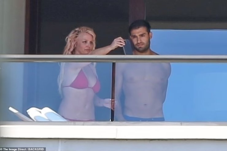 Бритни Спирс, Сэм Асгари, гавайи