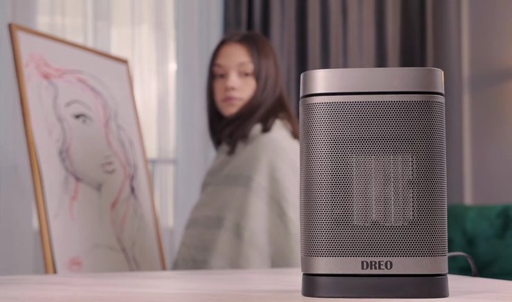 Обігрівач Dreo Atom One на столі