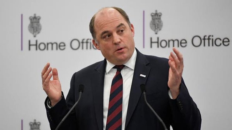 По словам Уоллеса, оружие РФ угрожать не будет