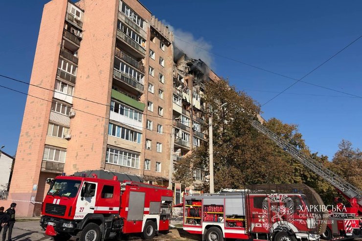 фото багатоповерхівка у Харкові з пошкодженими квартирами після удару РФ 12 жовтня