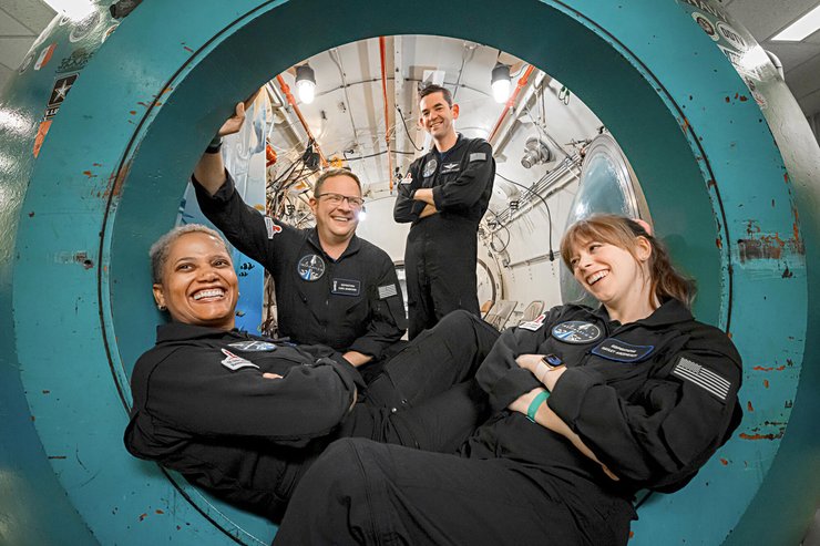 Астронавты-любители, капсула Dragon, SpaceX