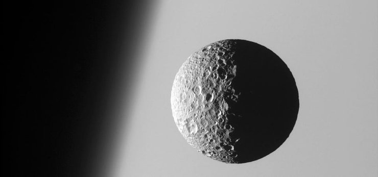 Мимас, спутник Сатурна