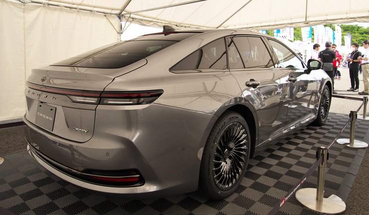 Toyota Crown Sedan, новая Toyota Crown, Toyota Crown, седан Toyota