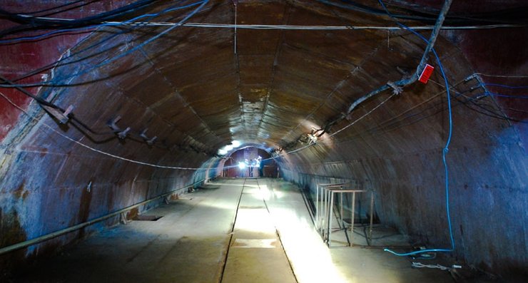 Protonų greitintuvo ir saugojimo kompleksas