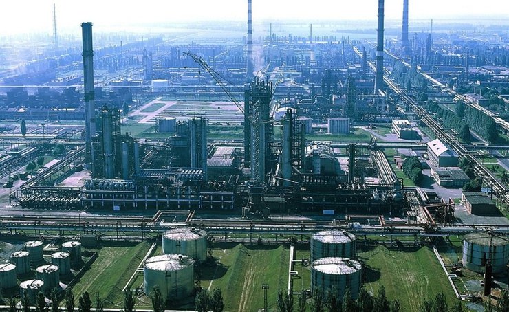 Кременчуцький НПЗ обстріляли ракетами