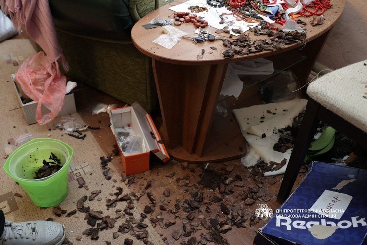фото квартири у двоповерхівці у Дніпрі після обстрілу 22 квітня