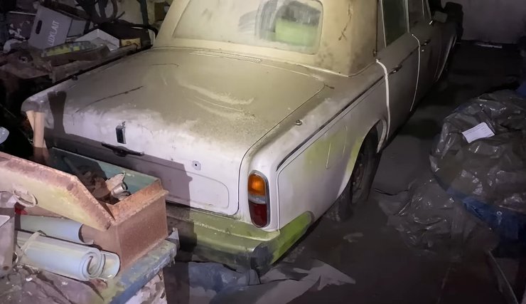 Peugeot 309, Rolls-Royce Silver Wraith, Mercedes S-Class, ретро-авто, заброшенные авто