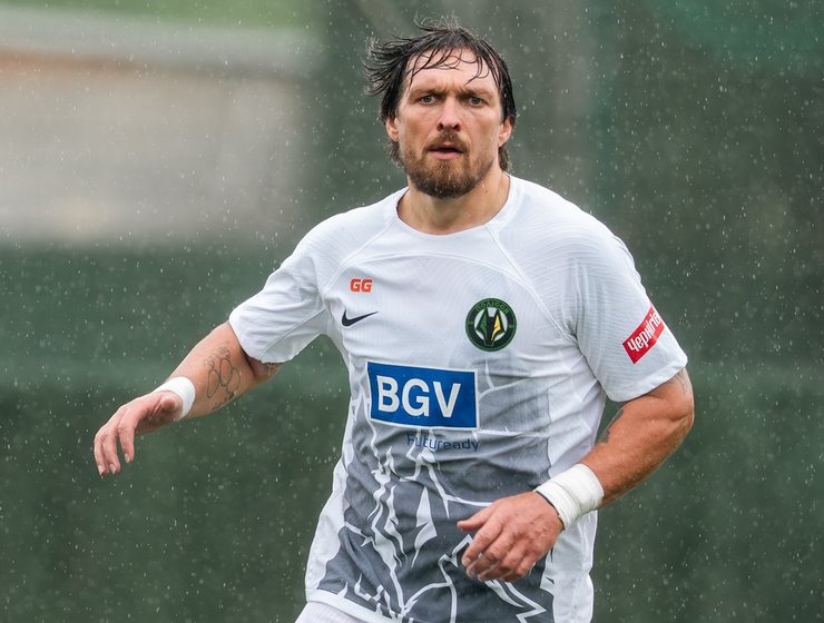 усик футбол