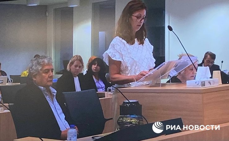 mh17, родственники погибших, урна с прахом, суд, нидерланды