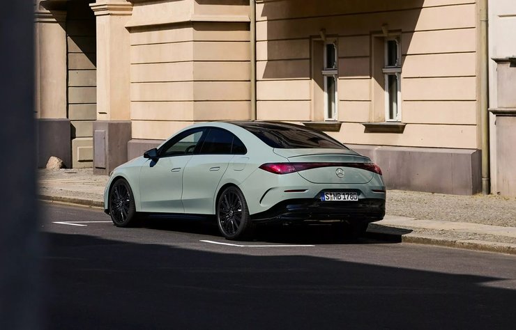новий Mercedes CLA