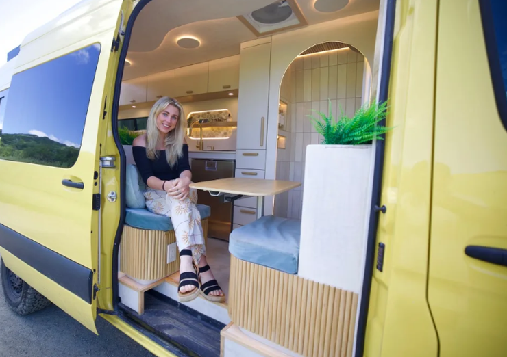 Mercedes Sprinter, Аббат Мінор, фургон, мікроавтобус, тюнінг, ремонт до та після, бюджетне житло