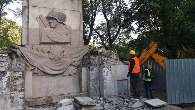 Памятники в Польше