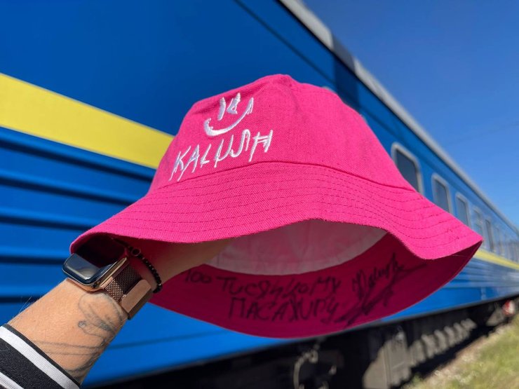 Панама групи Kalush, калуш панама, панама калуш, рожева панама