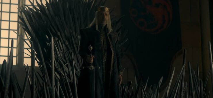 Пэдди Консидайн в роли короля Визериса Таргариена