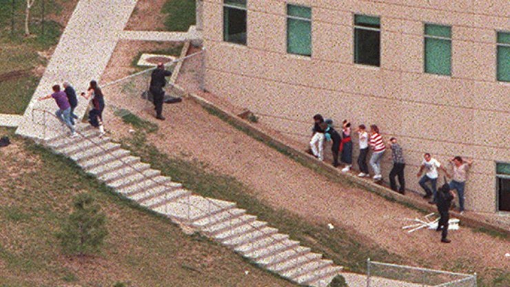 школа Колумбайн, розстріл