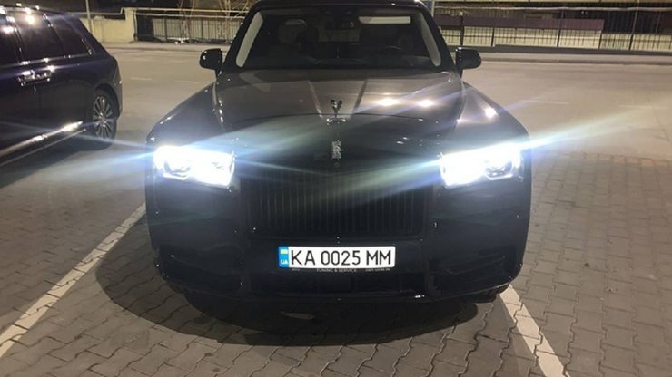 Rolls-Royce Cullinan, Rolls-Royce Phantom, Виктор Полищук, ТЦ Гулливер
