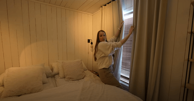 Женщина живет вблизи Северного полюса, дневной свет, Шпицберген, звезда соцсетей, полярный круг, сильный мороз, всегда день