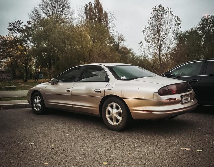Oldsmobile Aurora, Oldsmobile Aurora 1995
