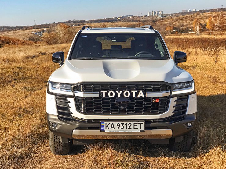 екстер'єр Toyota Land Cruiser 300 GR Sport, зовнішність та розміри Тойота Ленд Крузер 300, toyota land cruiser 300 gr sport фото