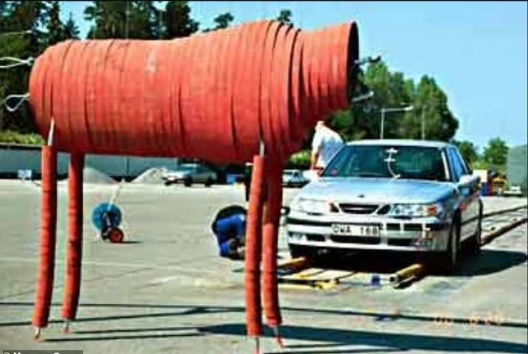 Манекен лося для краш-тесту.