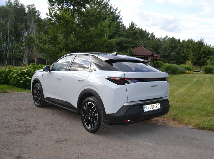 Новый Peugeot 3008 2025 года