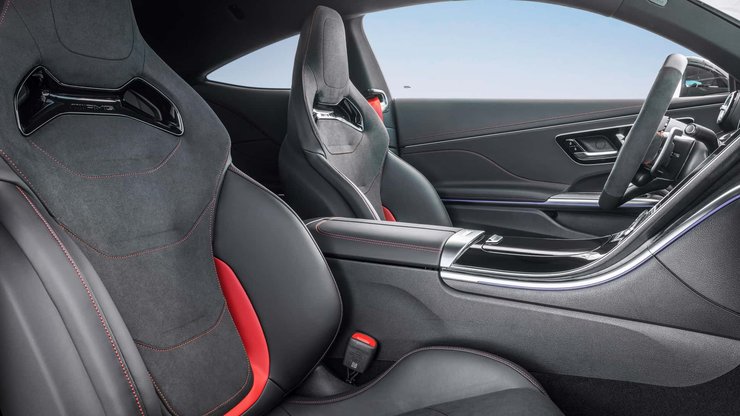 салон Mercedes CLE53, Mercedes CLE, новий Mercedes-AMG CLE53, спорткар Mercedes, новий Mercedes-AMG CLE53