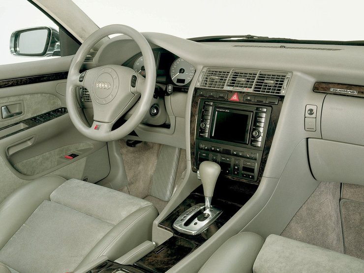 Audi S8 D2 інтер'єр