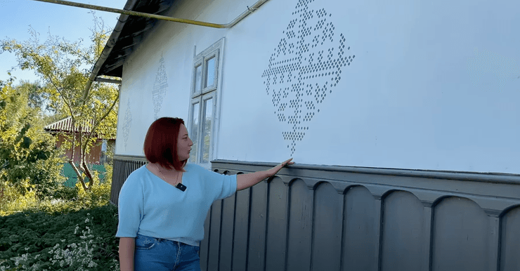 вышиванка на доме