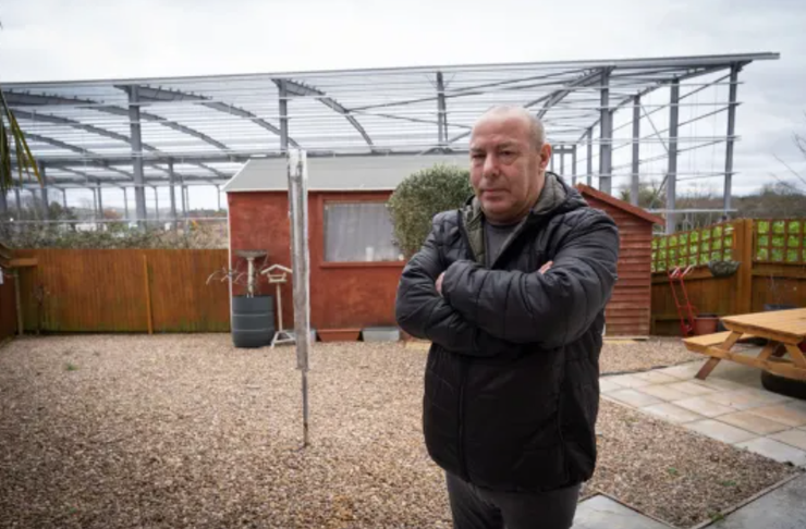 Скандальна забудова, склад, будівництво, Велика Британія, курйози, помилки чиновників, фото