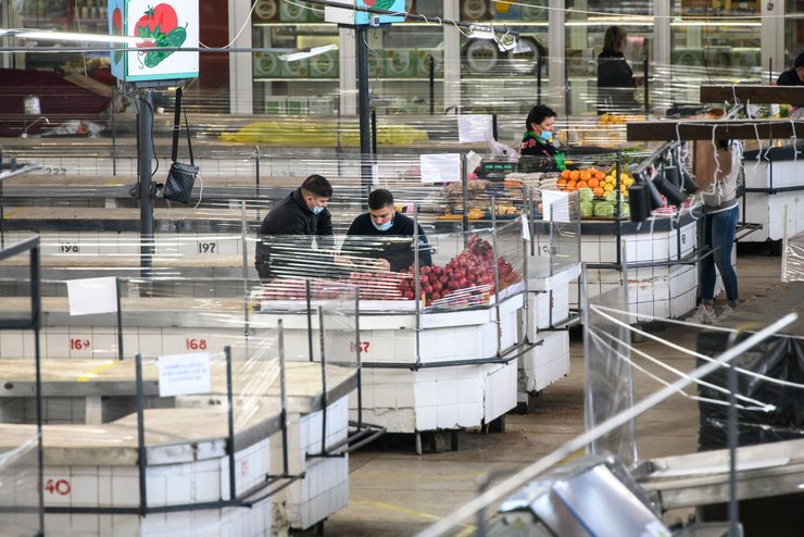 житний рынок, Киев, смягчение карантина, открытие рынков, фото