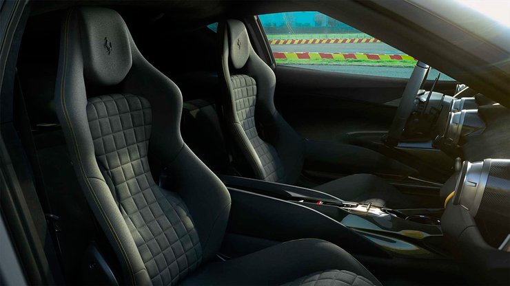 Интерьер Ferrari 812 Superfast VS