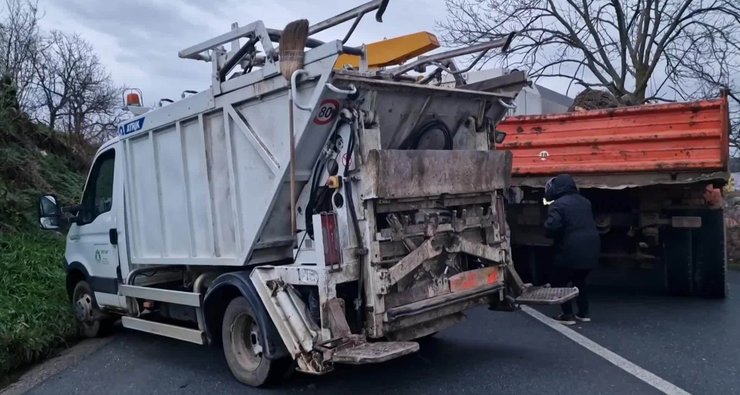 Дорога на Приштину заблокирована