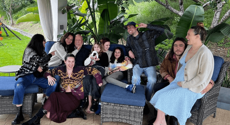 Брюс Вілліс з родиною