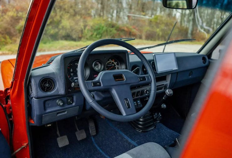 Салон Toyota Land Cruiser