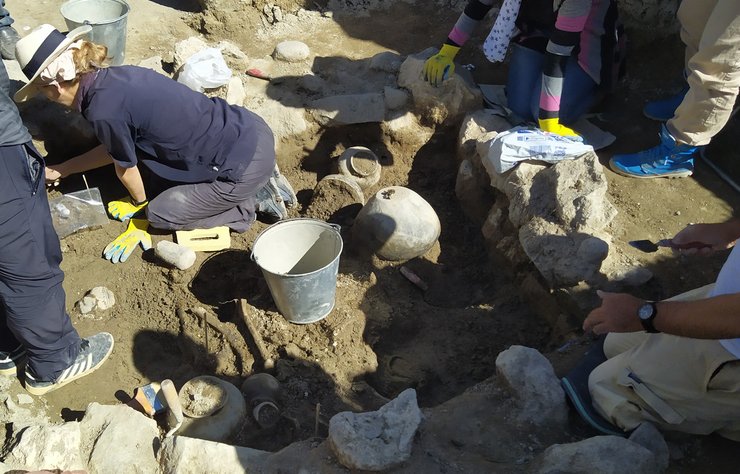 золоті прикраси, древні люди, бронзова доба, археологія, історія