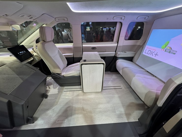 Салон Sharp LDK