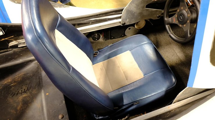 Салон Tritan A2 Aero Car, доставка піци, авто для доставки піци