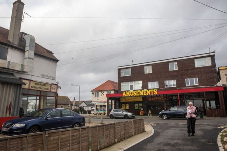 Город в Британии, прибрежный городок, деревня, поселок, Джейвик, наводнение, фильм, дома, жилье, проблемы города