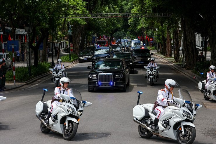 Кортеж Владимира Путина