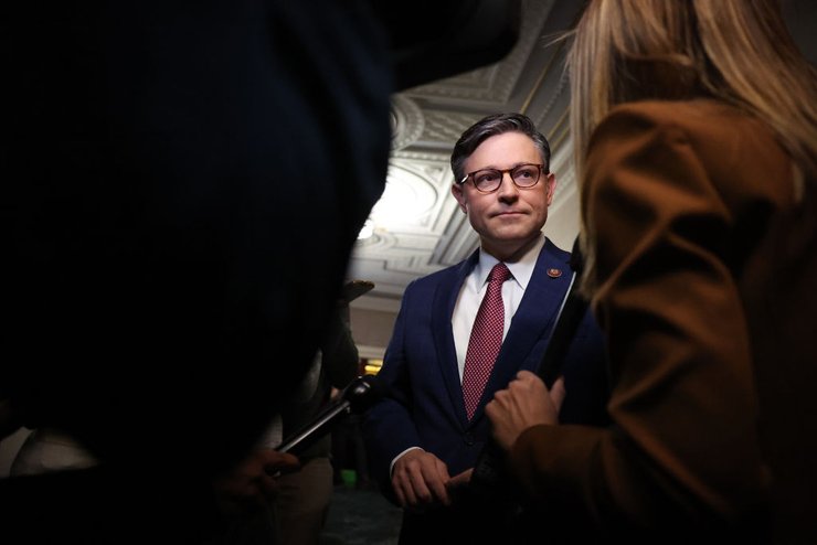 майк джонсон