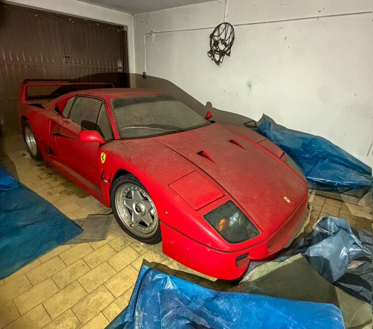 капсула часу Ferrari F40 Ferrari F40
